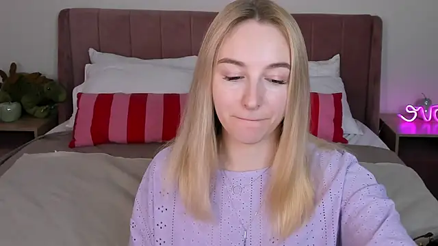 Shy_Polly webcam