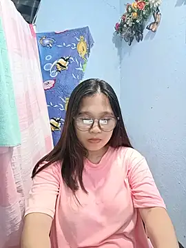 Milkytits4You webcam