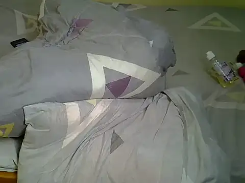 Pearl_petite webcam
