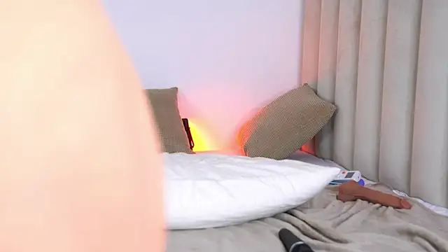 AishaSins webcam