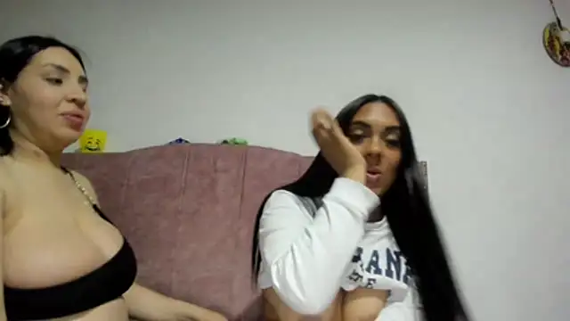 EmmaHole_ live sex cam