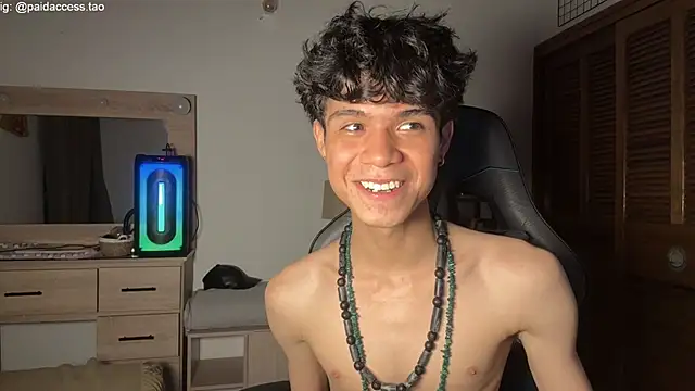 OopsAgain_ webcam