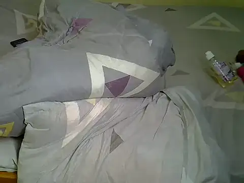 Pearl_petite webcam