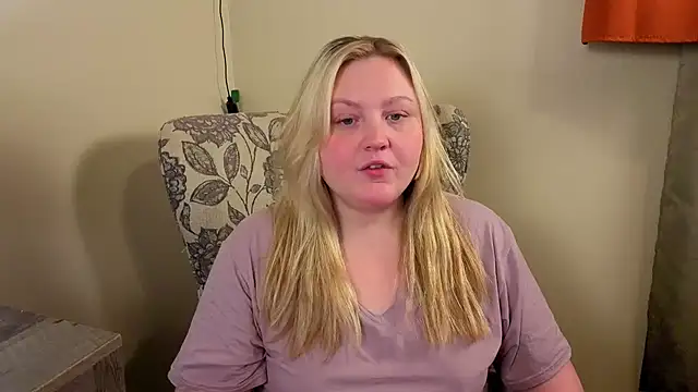 PhatAssBlond webcam