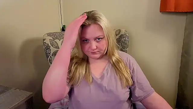 PhatAssBlond webcam