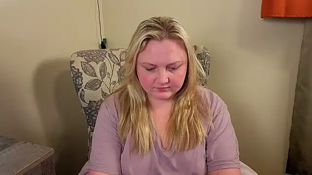 PhatAssBlond webcam