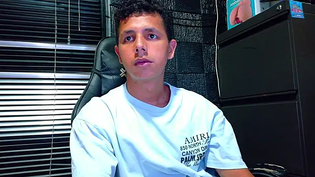 boy_bigcock24cm webcam