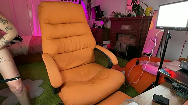 GennaJames