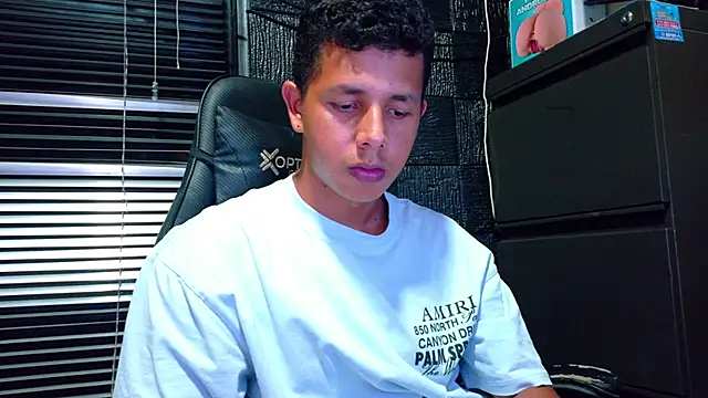 boy_bigcock24cm webcam