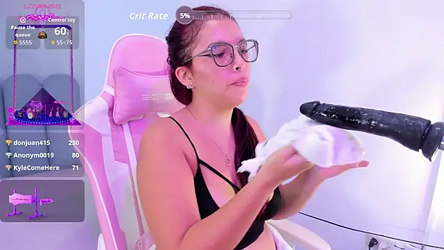 Maddy_red_ webcam