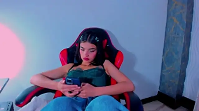 honeyluxe_ live cam on StripChat