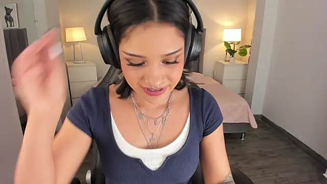 renee_shelby_ webcam