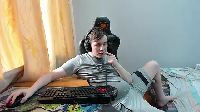 iliaskrislove live cam on StripChat