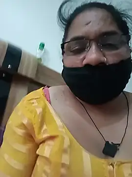 Menka_cut34 webcam