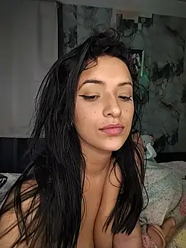 SaharQamar webcam