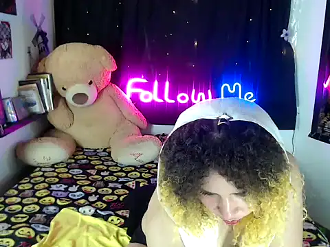 temptation-x live cam on StripChat