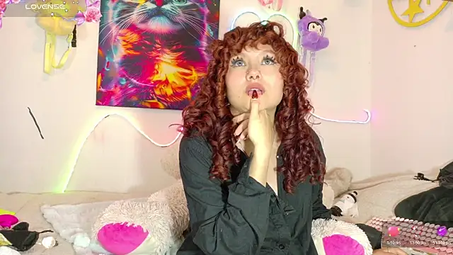 theiamoon live cam on StripChat