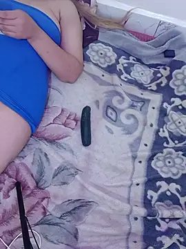Mahira-22 live cam on StripChat