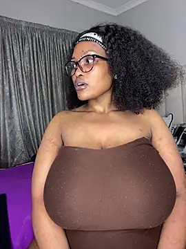 Bustygoddess32 webcam