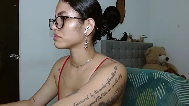Sexy_Lia_ live cam on StripChat