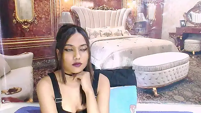 IndianSkies live cam on StripChat