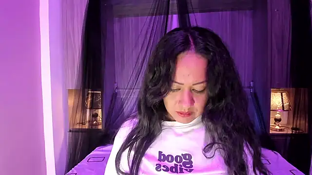 AllieBennet webcam