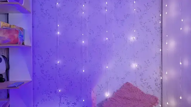 _Alexaavandercloude webcam