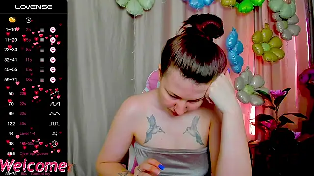 Arya_Curves webcam