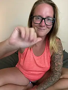 _ElizabethLove_ webcam