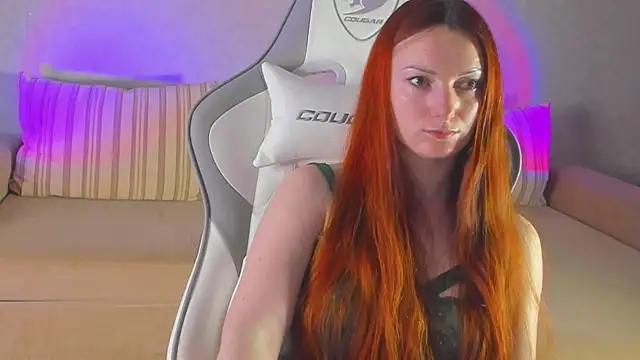 FlamyGold live cam on StripChat