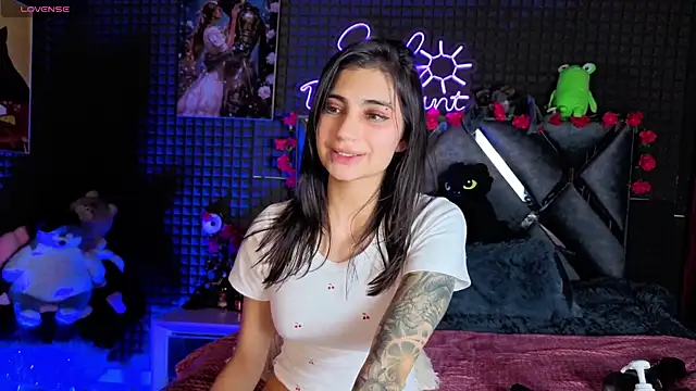 SolBeaumont1 live cam on StripChat