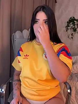 Sara-Evans Live Webcam on Stripchat