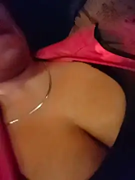 Robin_H00t_2 live cam on StripChat