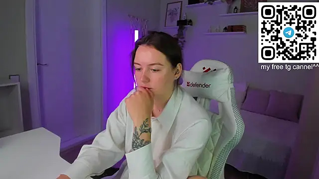 Laura_CollinsS live cam on StripChat