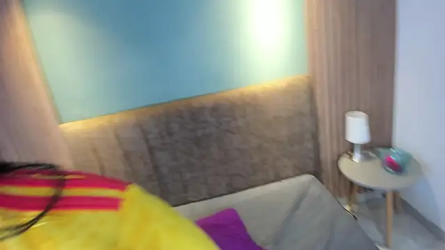 SkyCollins live cam on StripChat