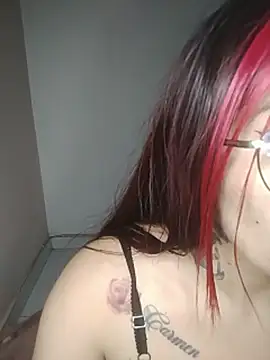 liz_cute live cam on StripChat
