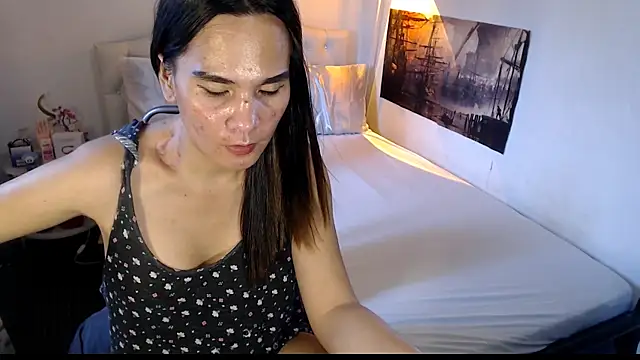 NinaDOM4CUM webcam