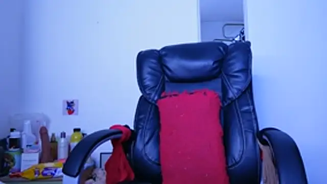 Aries_Mature webcam