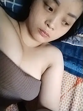Traem-12 live cam on StripChat