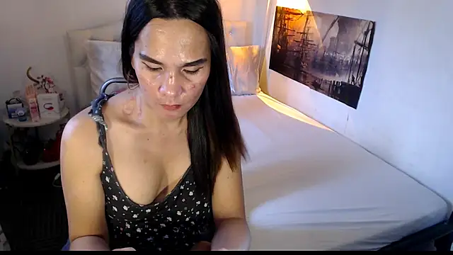 NinaDOM4CUM webcam