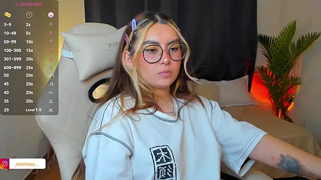 dakottaa_ webcam