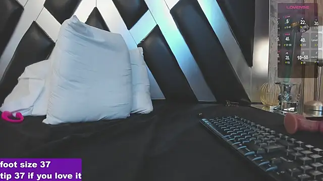 CloePerson webcam