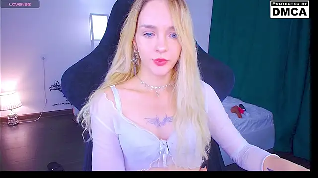 Aliceglass__ webcam