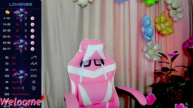 Arya_Curves webcam