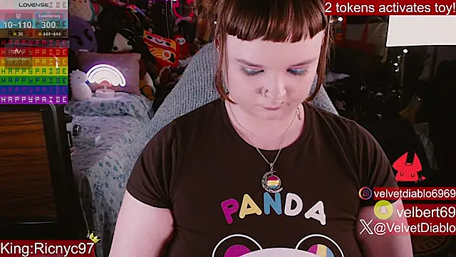 VelvetDiablo webcam