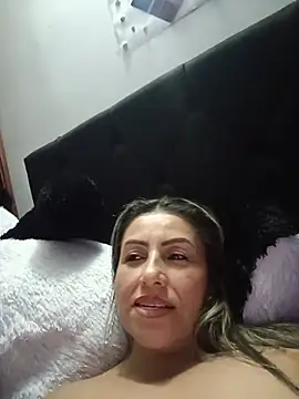 maynor_1998 live cam on StripChat