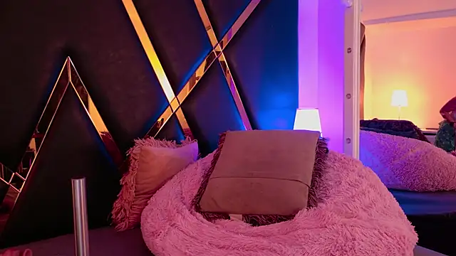 Adel_Nesbiit webcam