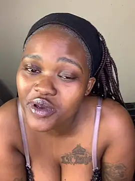 ThickPearlx23 webcam