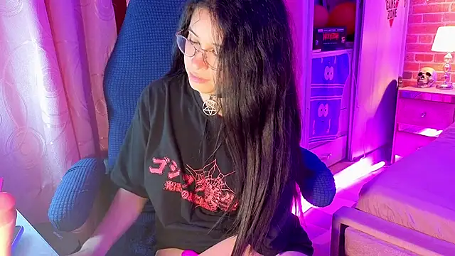 Yorumakie_777 webcam