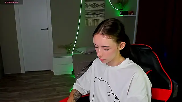 AnnaOddy webcam